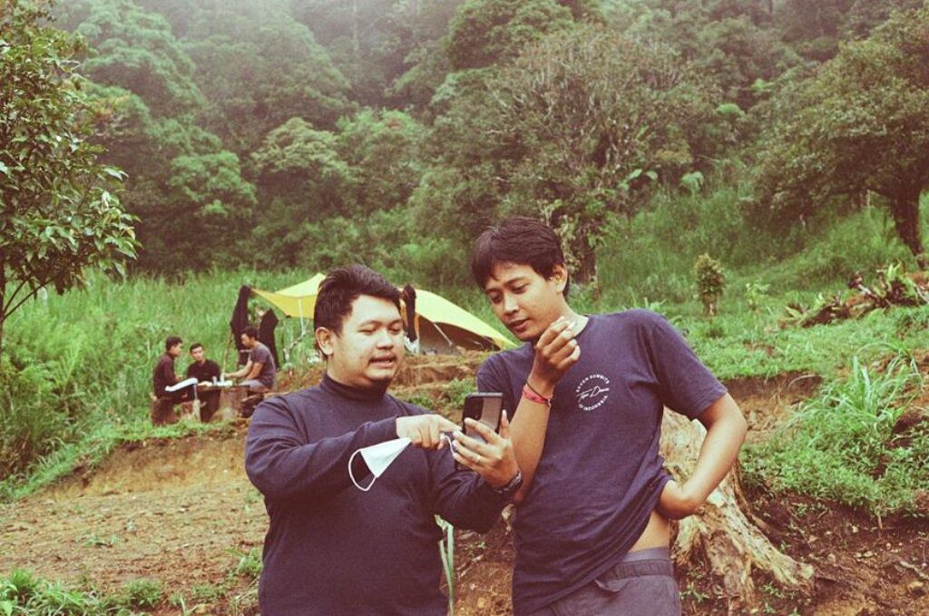 What Are the Essential Gadgets for Tech-Savvy Campers? What Are the Essential Gadgets for Tech-Savvy Campers?